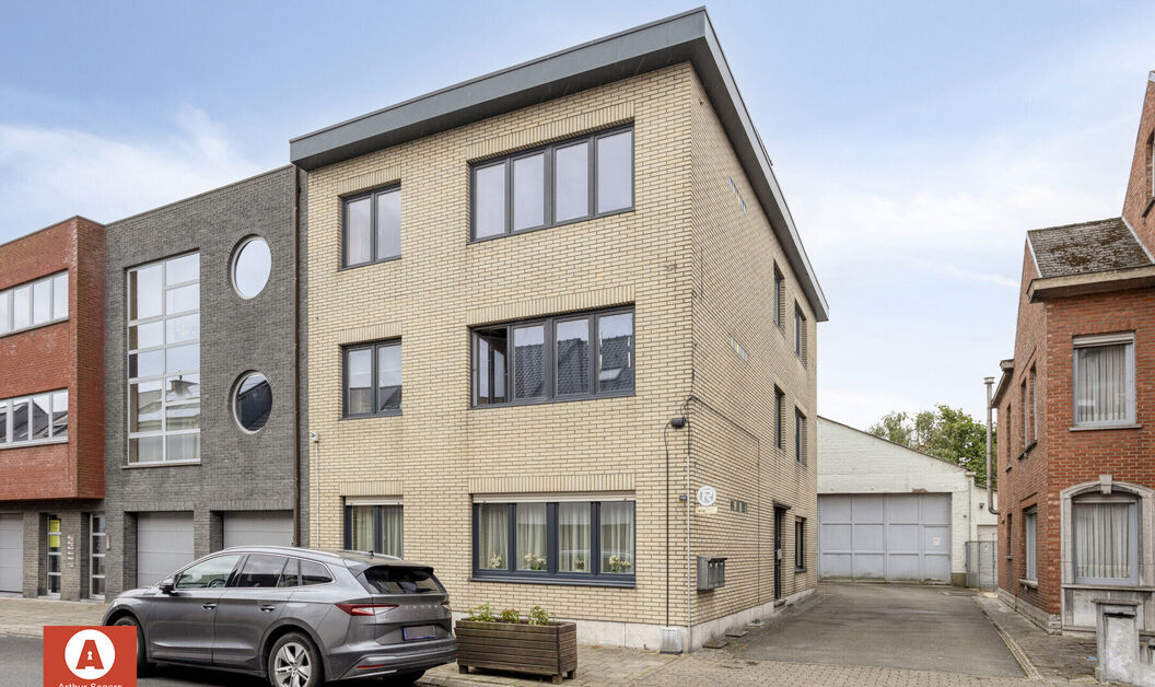 Gebouw voor gemengd gebruik te koop in Kapelle-op-den-Bos