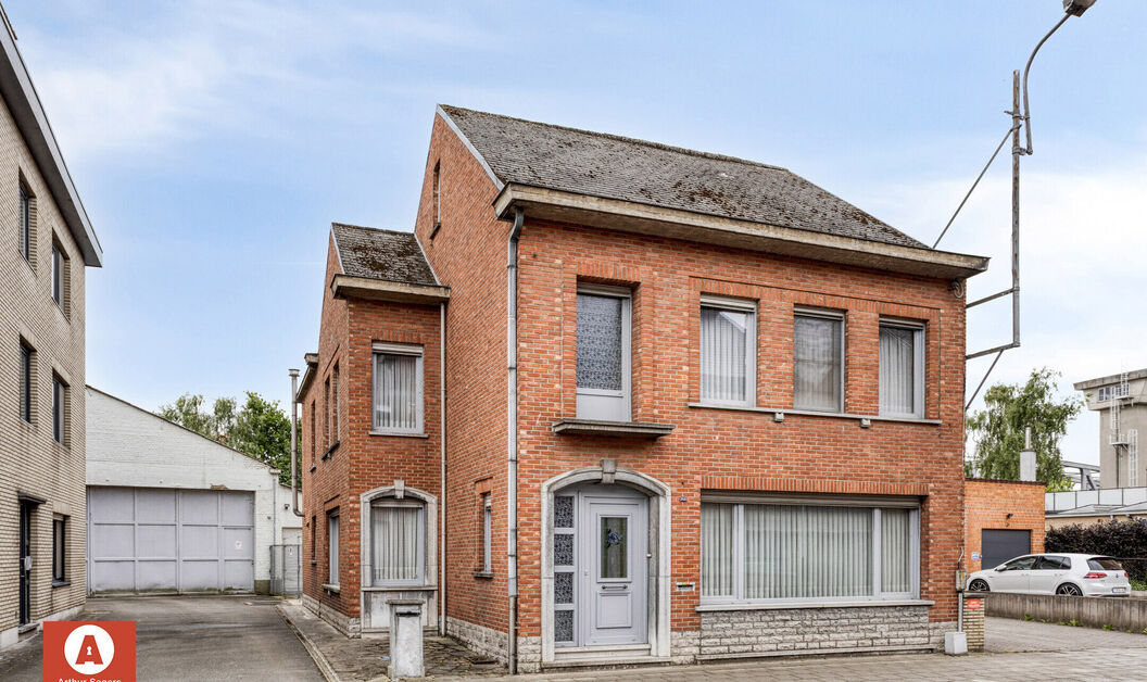 Gebouw voor gemengd gebruik te koop in Kapelle-op-den-Bos