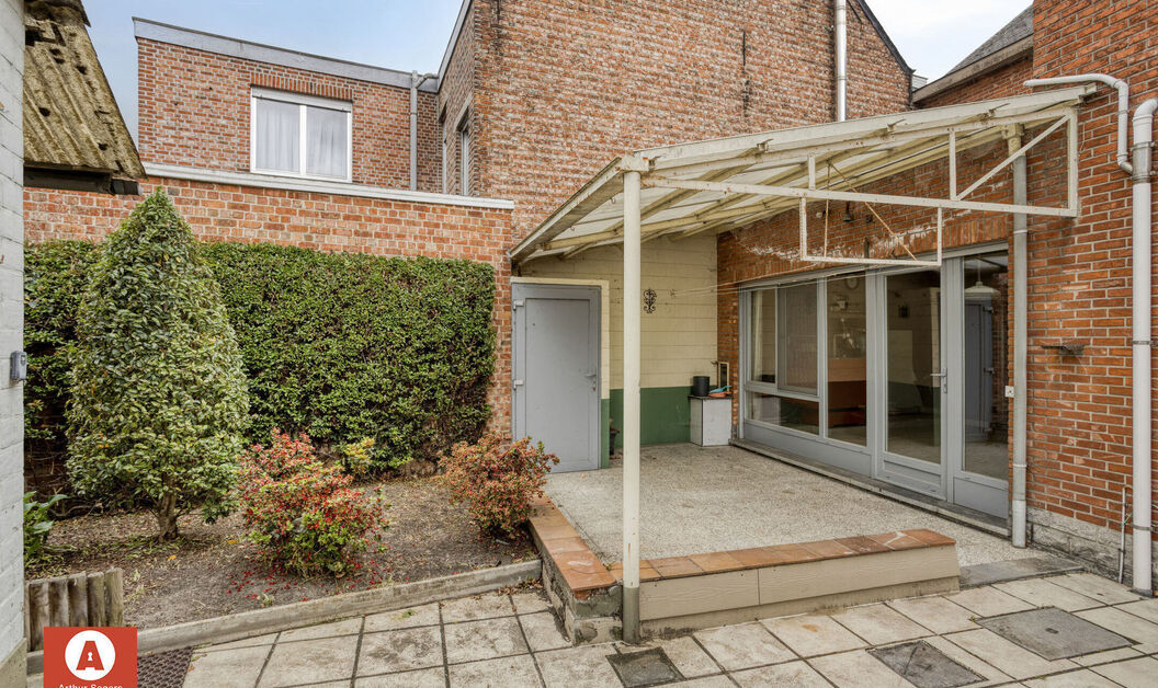 Gebouw voor gemengd gebruik te koop in Kapelle-op-den-Bos