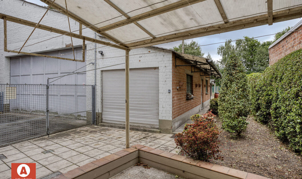 Gebouw voor gemengd gebruik te koop in Kapelle-op-den-Bos