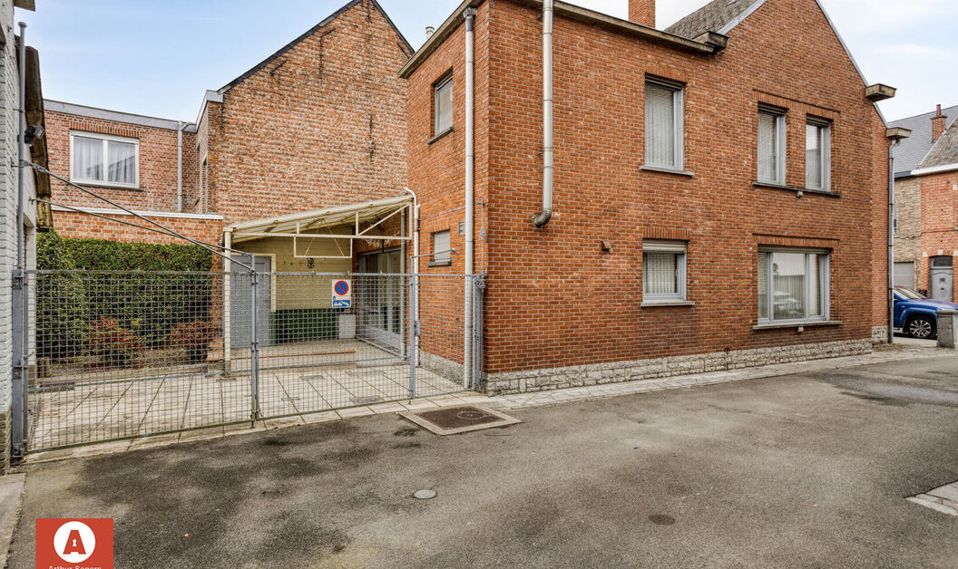 Gebouw voor gemengd gebruik te koop in Kapelle-op-den-Bos