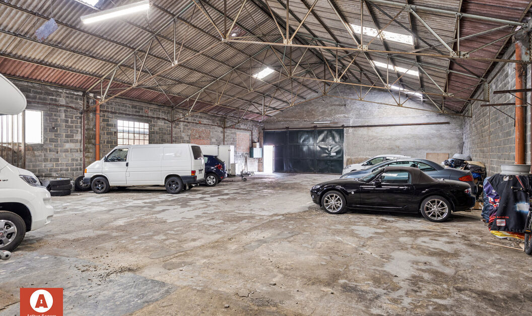 Gebouw voor gemengd gebruik te koop in Kapelle-op-den-Bos
