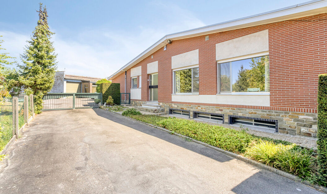 Gebouw voor gemengd gebruik te koop in Opwijk