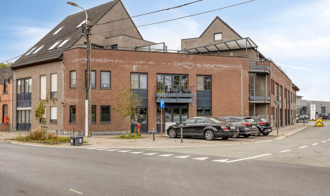 Gelijkvloerse verdieping te koop in Zele